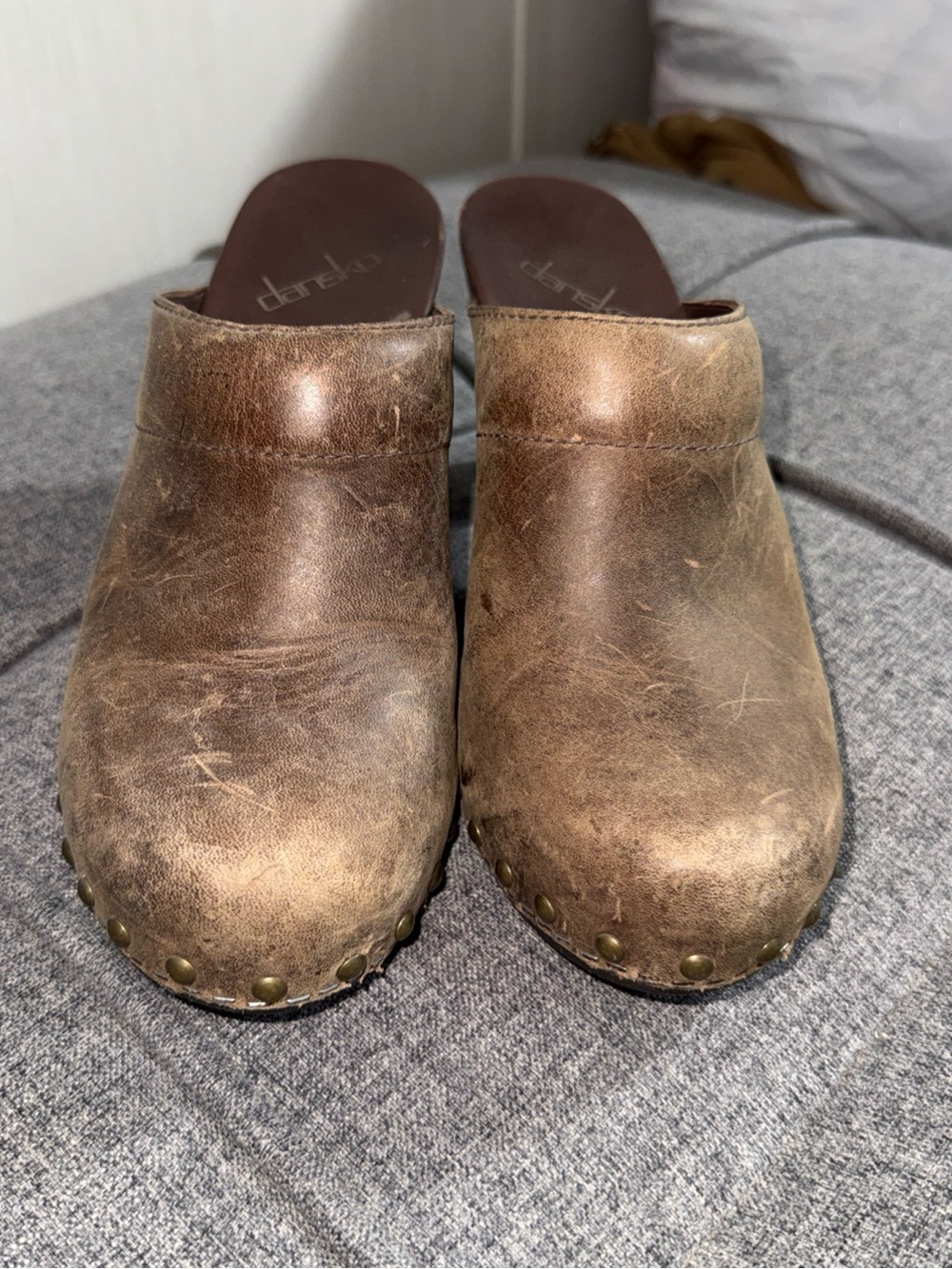 Women's Dansko Rae 7.5 studded distressed heel clog brown leather 37 Nurse